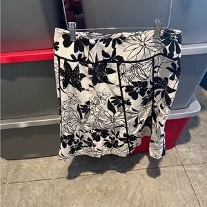 Floral Black and White Women's Skirt p34